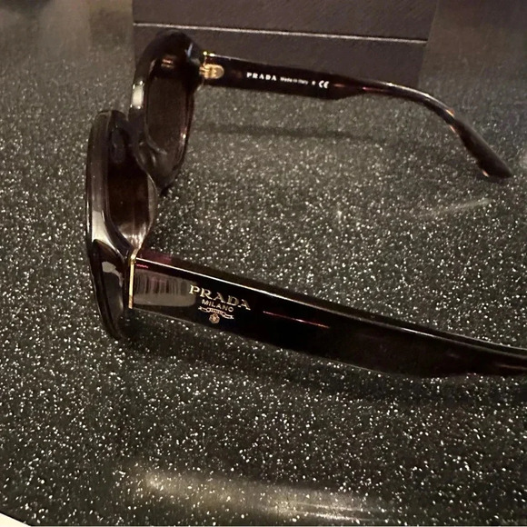 Prada sunglasses PR 01YS in havana frame with gradient lenses - Picture 12 of 14